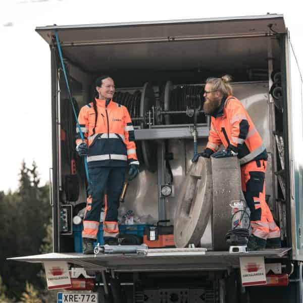 Rengaskaivon-huolto-ja-rengaskaivon-puhdistus-kansipaketin-asennus HRV-Palvelut kaivohuolto ja puhdistus